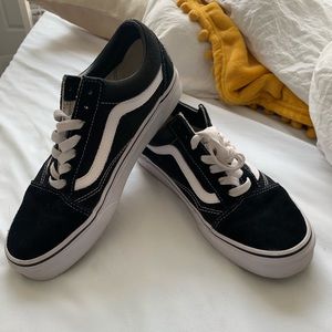 Black old school vans size 7.5
